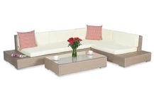Un esclusivo set in technorattan grigio Huston